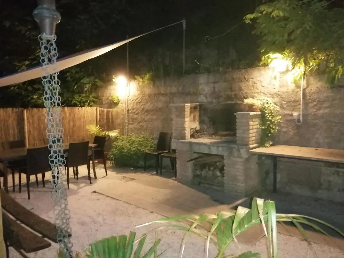 B&B Al Sentiero Caprino Veronese Bed & Breakfast